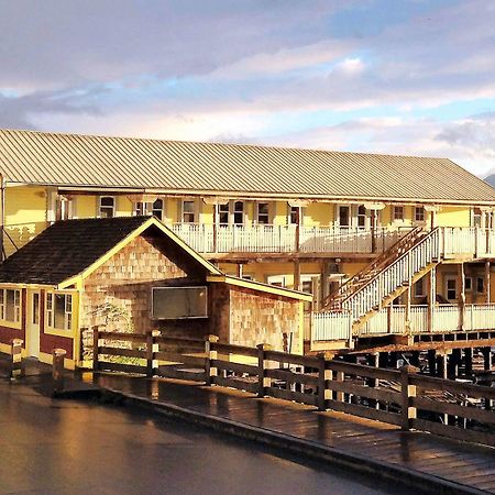 Seine Boat Inn Alert Bay 외부 사진