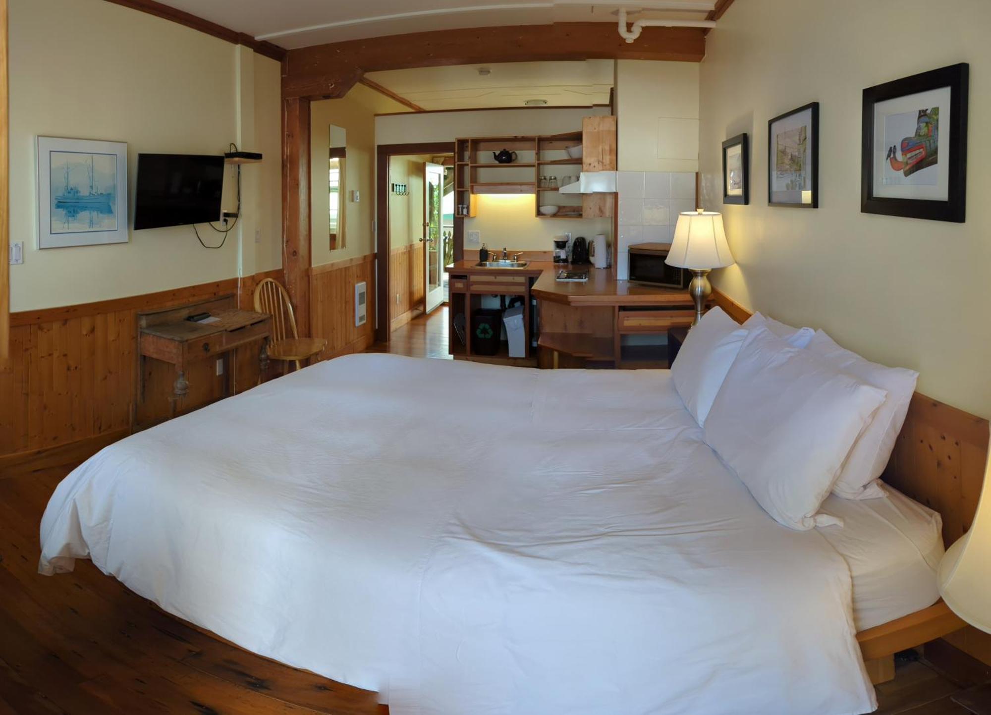 Seine Boat Inn Alert Bay 외부 사진